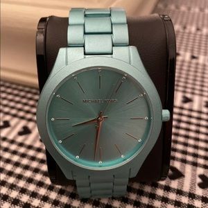 Michael Kors Women's Slim Runway Quartz Watch with Metal Strap, Blue. Exc cond